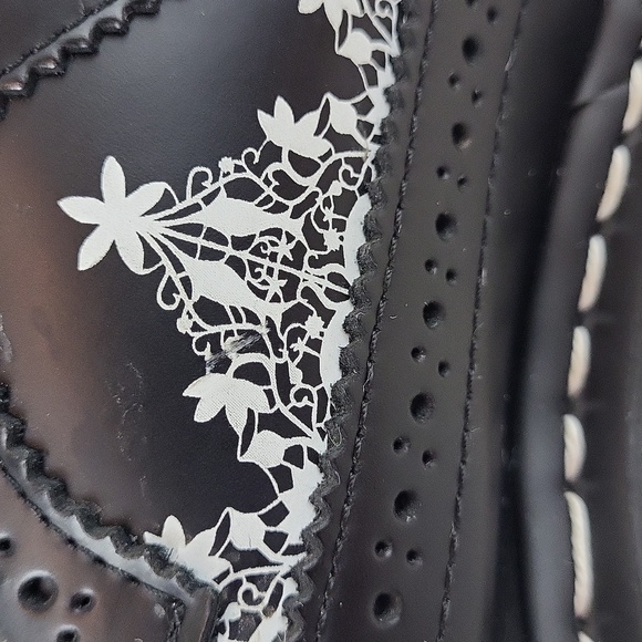 Dr Martens 3989 Lace Wingtip brogue in black Size EU 38 / US 7 - Picture 10 of 14